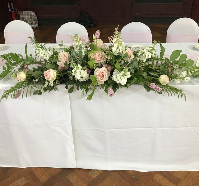 Top table pink design