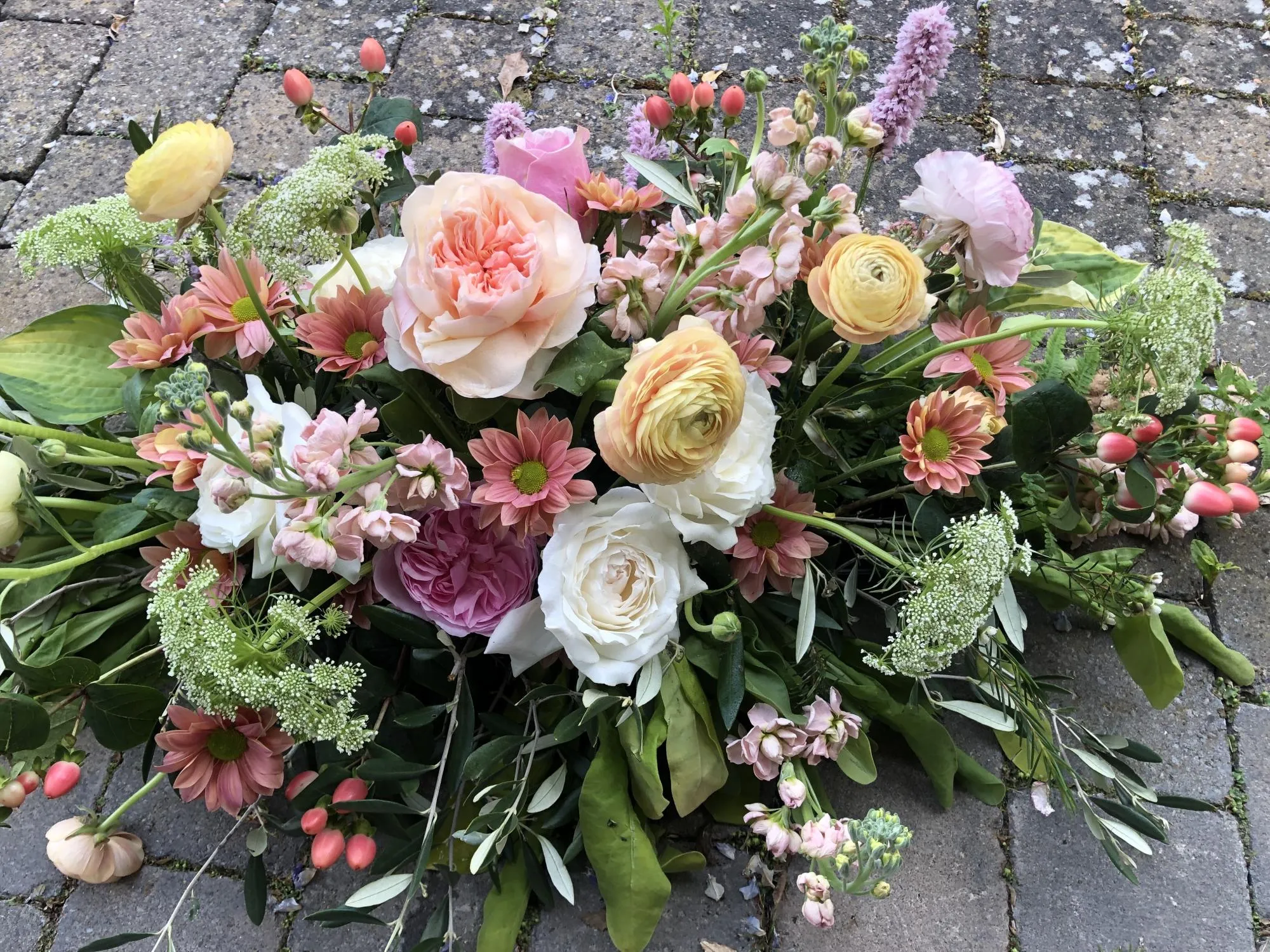 spring summer flowers roses chrysanthemums foliage berries