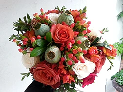 Red flower bouquet colour scheme