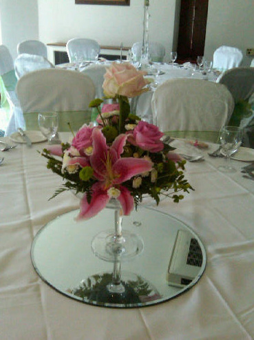  Champagne vase pink flowers 